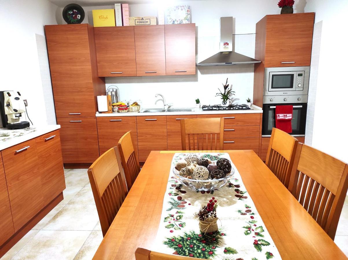 Dadilo - Casa Vacanza & Bed And Breakfast Контурси Экстерьер фото